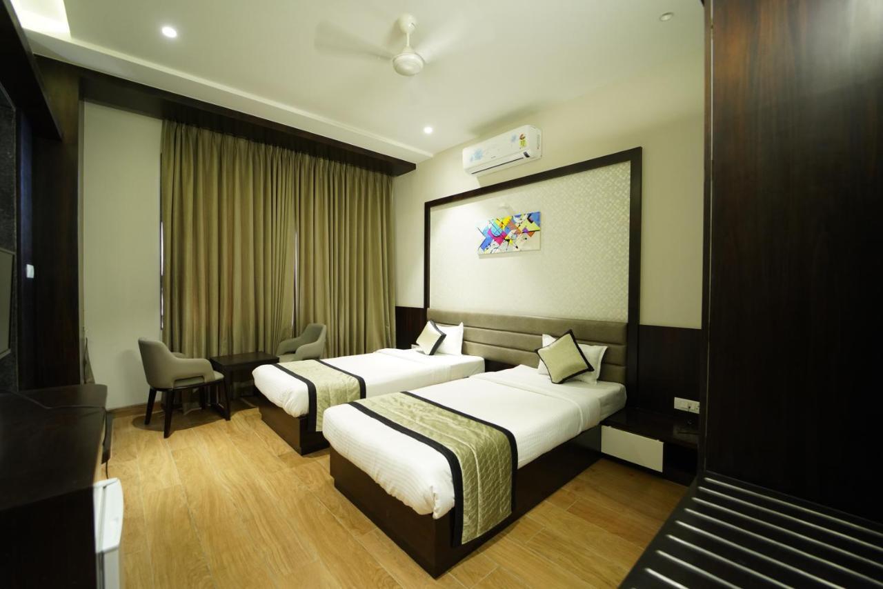 Hotel The Royal Inn Baramati Екстериор снимка