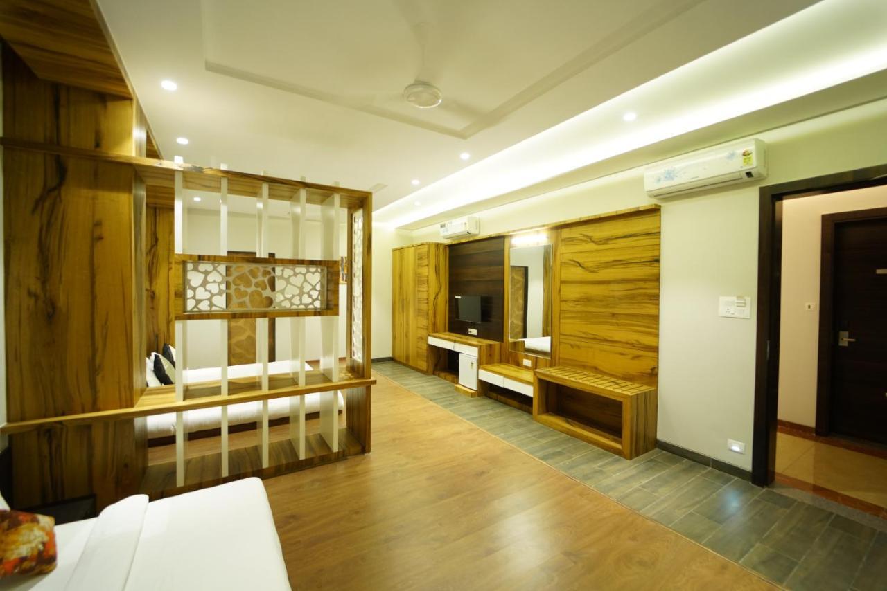 Hotel The Royal Inn Baramati Екстериор снимка