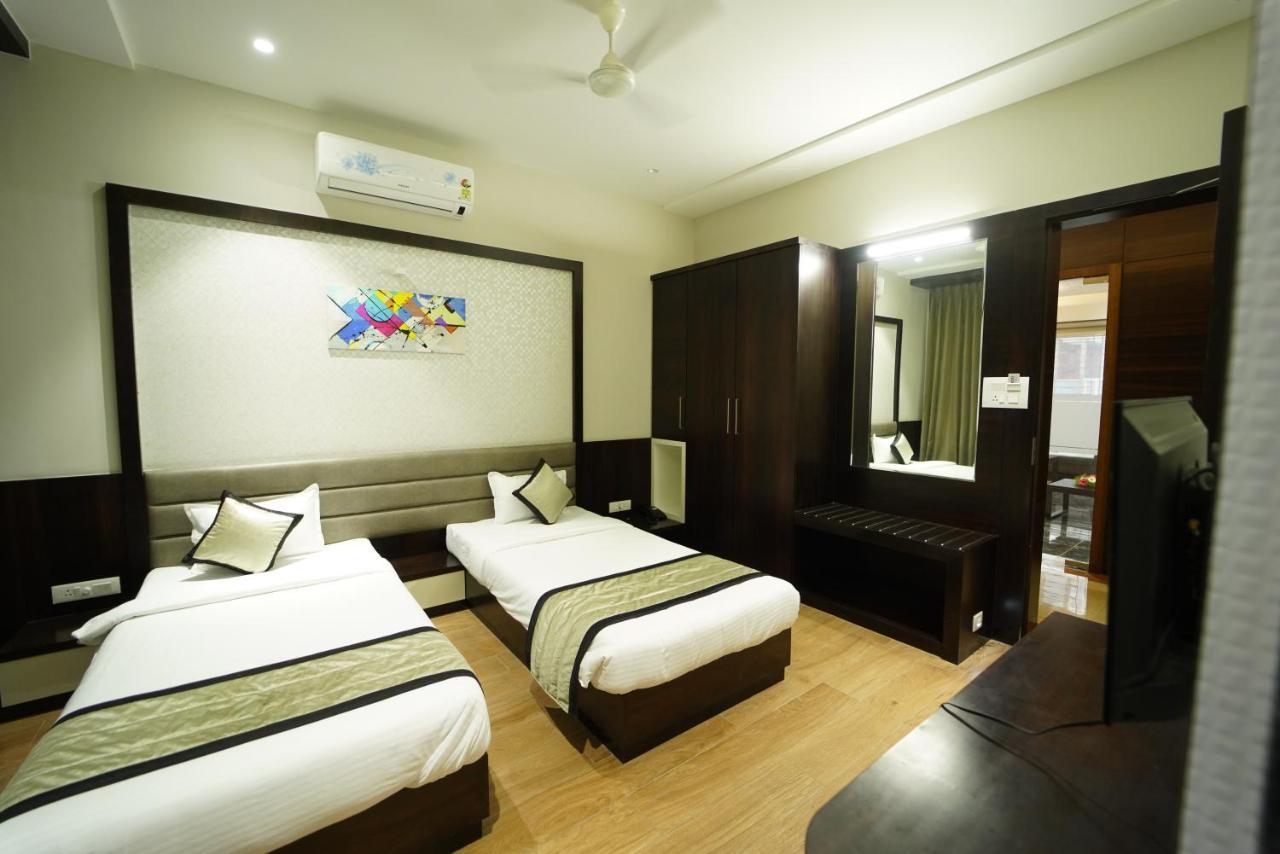 Hotel The Royal Inn Baramati Екстериор снимка